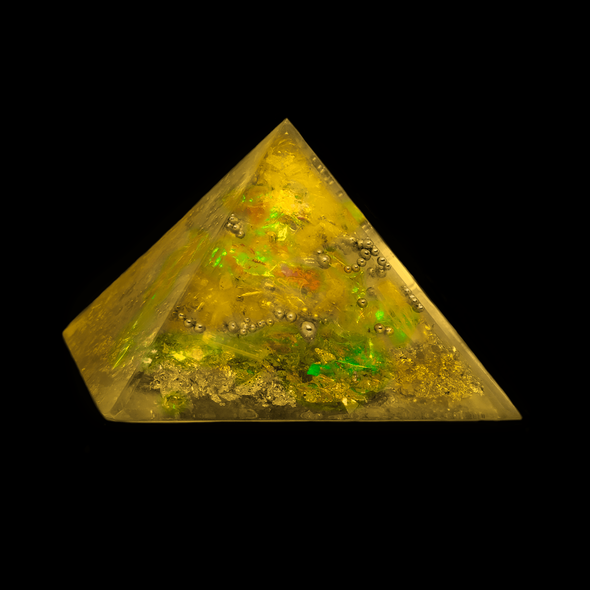 Orgonit Pyramide Edelstein "Golden People"