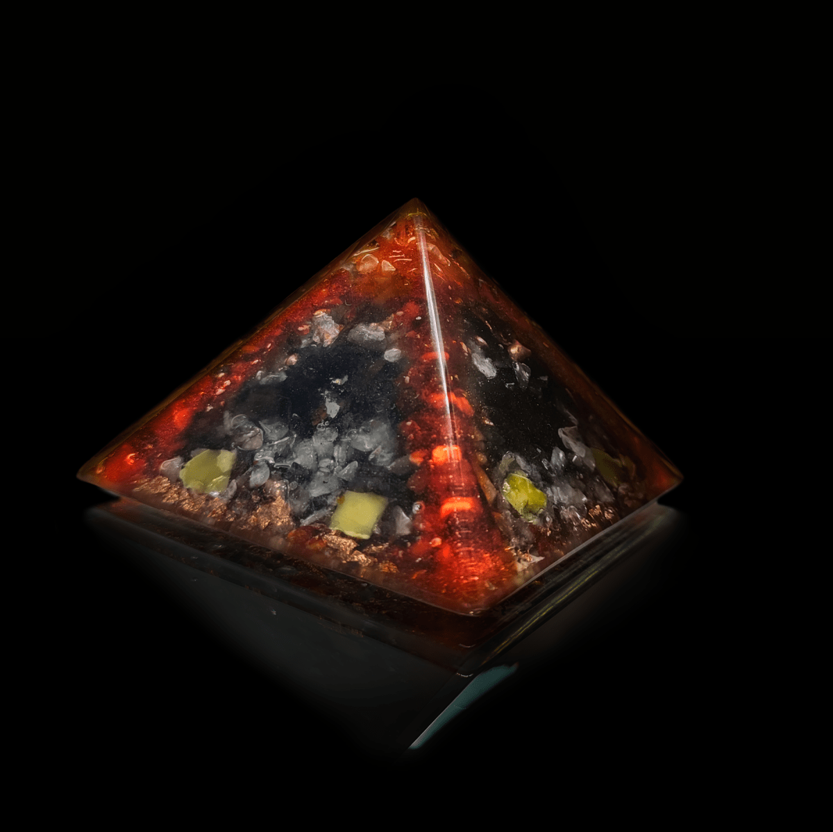 Orgonit Kristall "Lava" Pyramide