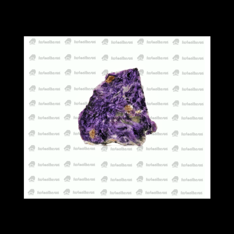 Stockfoto eines farbintensiven Charoit Edelsteins. Diese hochauflösende Fotografie des Minerals ist mit einem Wasserzeichen geschützt.