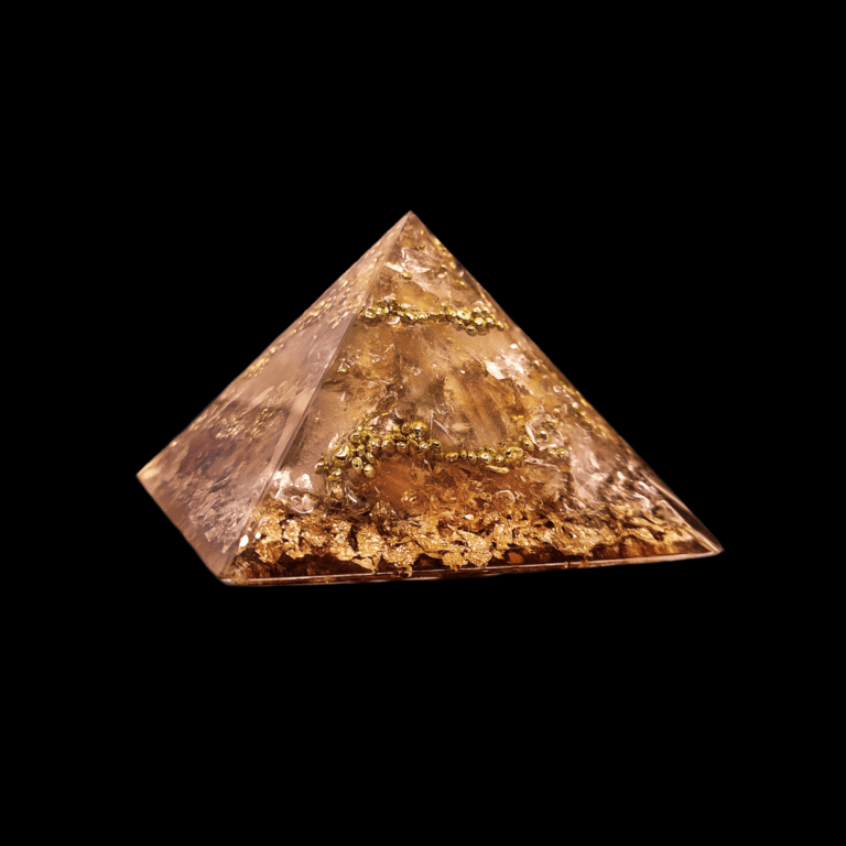 Hellbrauner Orgonit mit Quarz, Herkimer Diamant, Danburit & goldenen Elementen.
