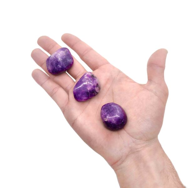 Farbintensiv violette glattpolierte Lepidolith Trommelsteine.