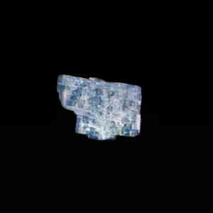 Ein hellblauer Angelit Rohstein. Angelit ist ein Gipsmineral & die blaue Form des Anhydriten.