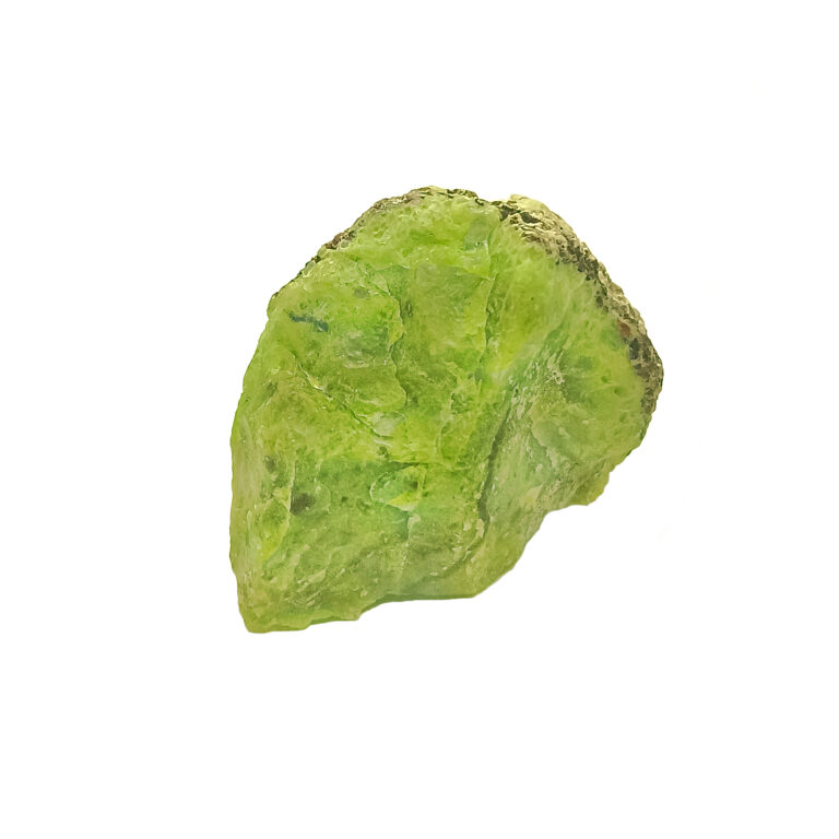 Grüner Opal Rohstein in hellgrüner Farbe. Kristalle stammen aus den Anden oder Madagaskar.