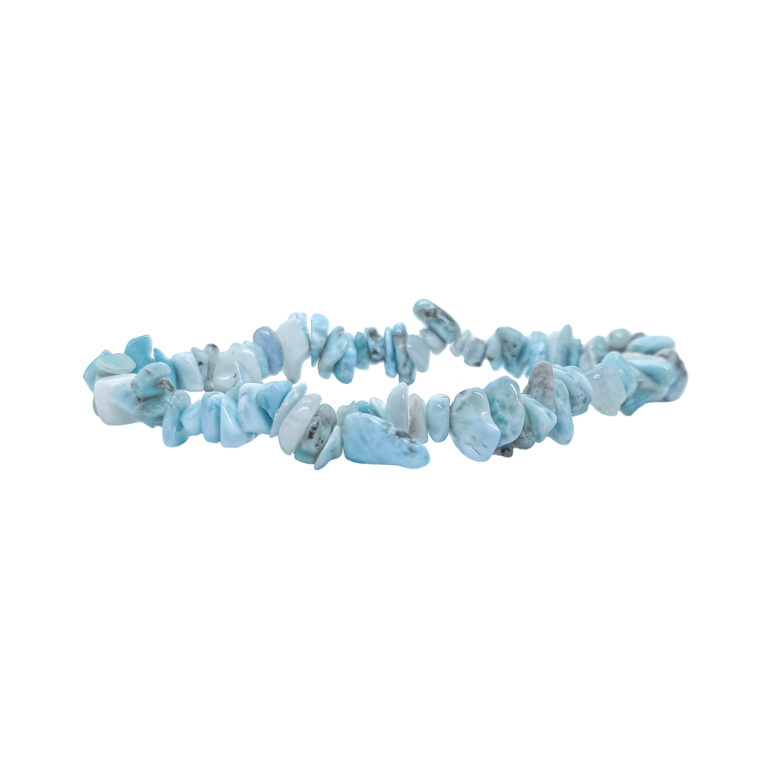 Splitterarmband aus polierten Larimar Trommelsteinen. Diese Edelsteine sind hellblau.