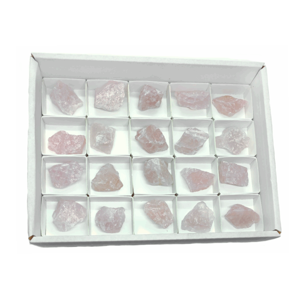 Edelstein & Mineralienflat gefüllt mit rosafarbenen Rosenquarzen.